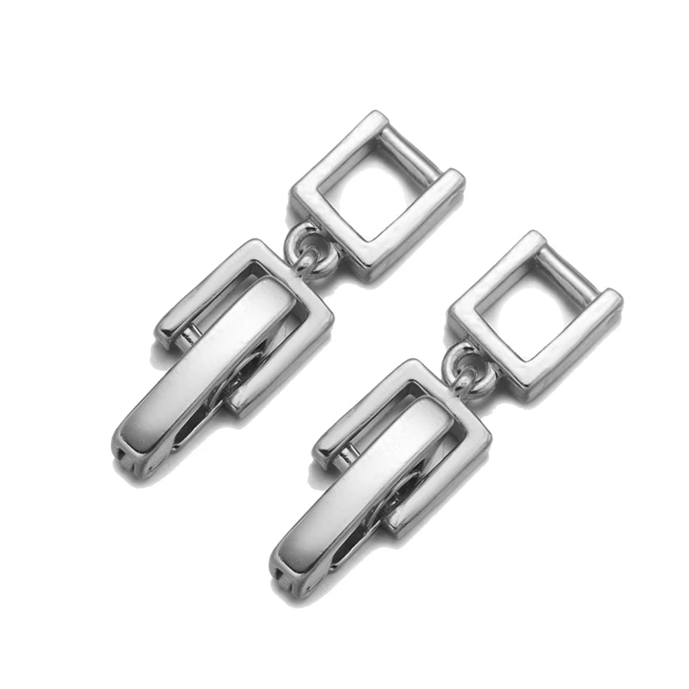 Set of 5 Geometric Clasps With a modern and sophisticated design, these geometric clasps are ideal for complementing elegant and stylish looks.