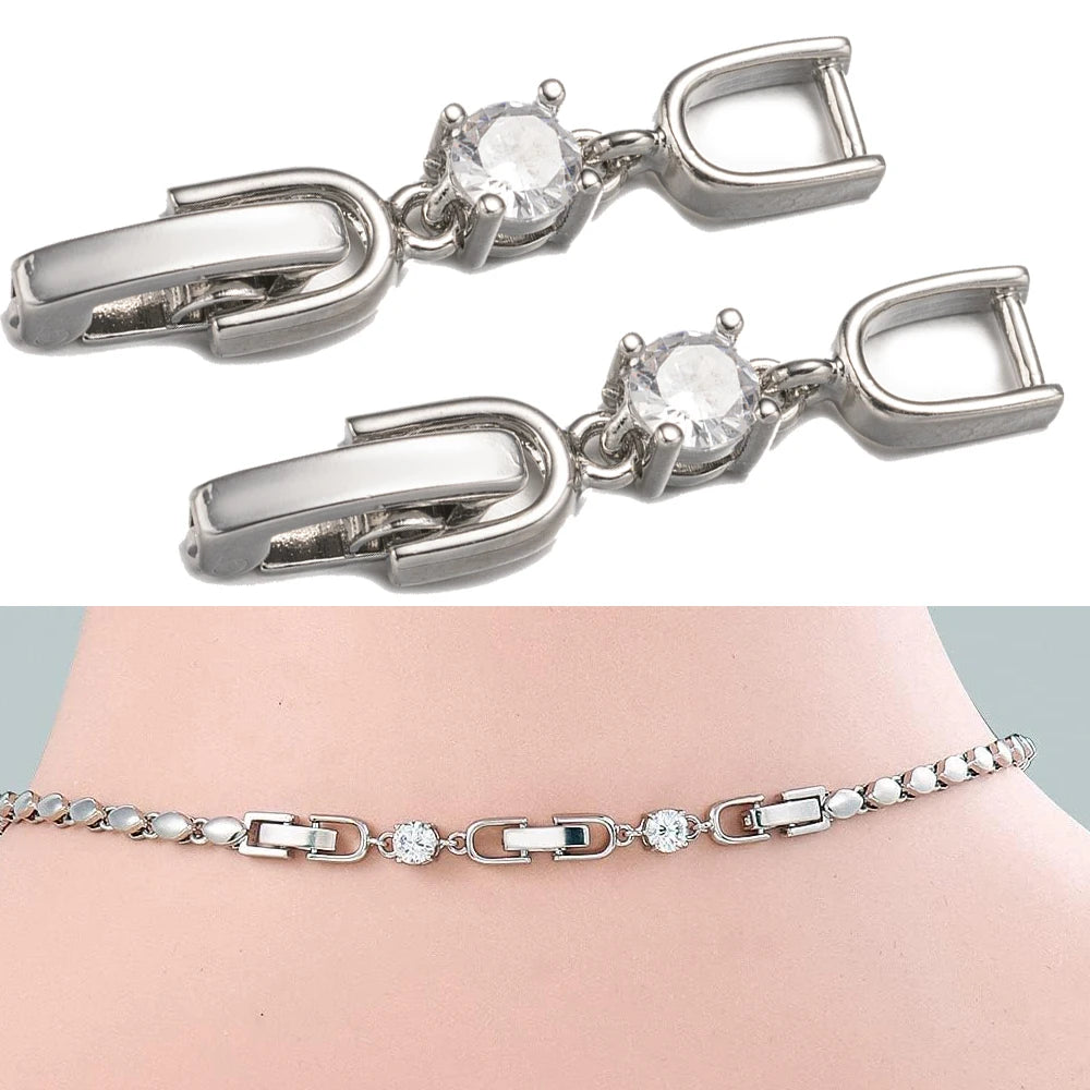 Set of 5 Geometric Clasps With a modern and sophisticated design, these geometric clasps are ideal for complementing elegant and stylish looks.