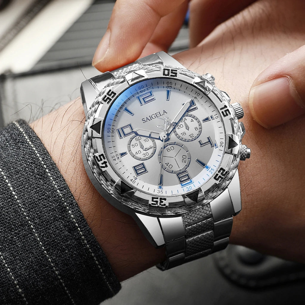 Luxury Gold Men's Watch With a sophisticated design and a gold-tone steel bracelet, this men's watch brings elegance and style to any occasion. Available with a blue or gold dial.