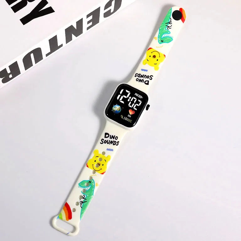 Printed Children's Watch Fun and stylish, this digital children's watch comes with a strap printed with cute characters, perfect for accompanying children's daily lives with lots of color and joy.