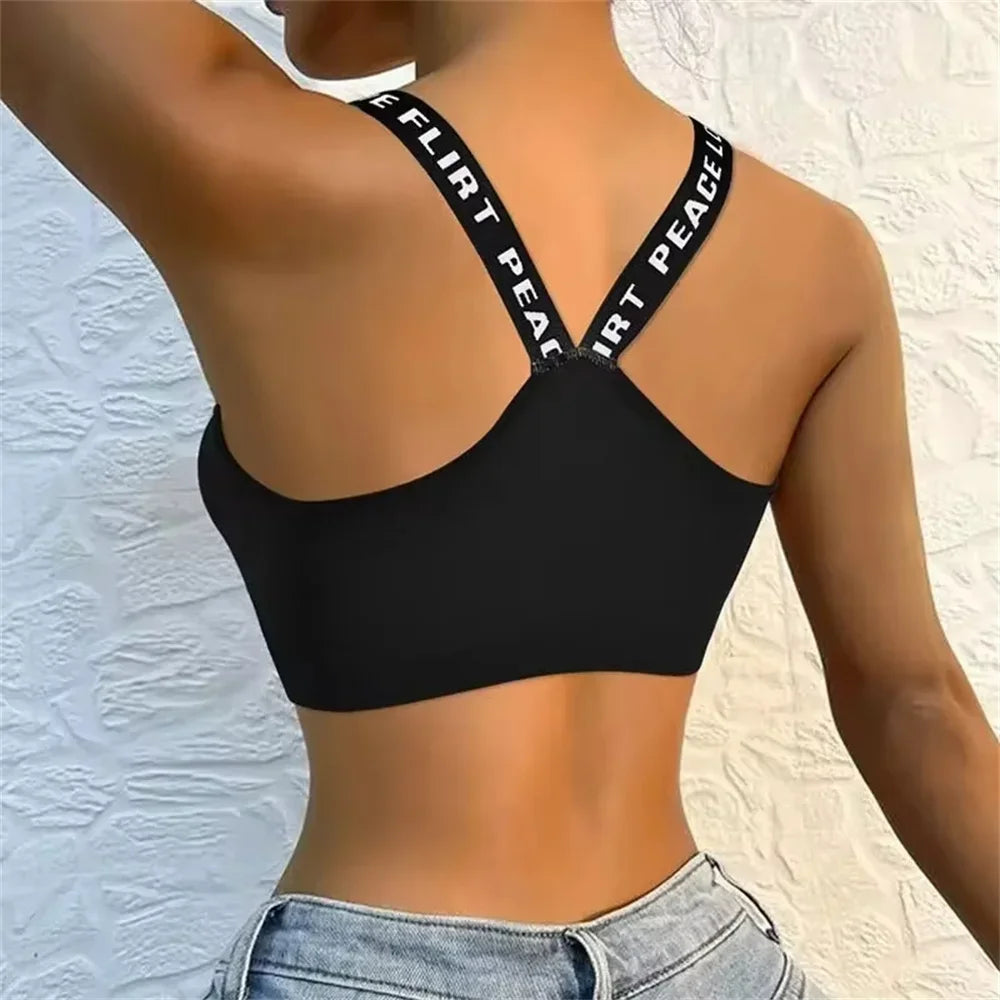 Strappy Bra – Comfort and Style  This bra, with a modern and elegant design, combines comfort and style for your everyday life. Its strappy design, with interlaced straps at the back, provides a unique look.
