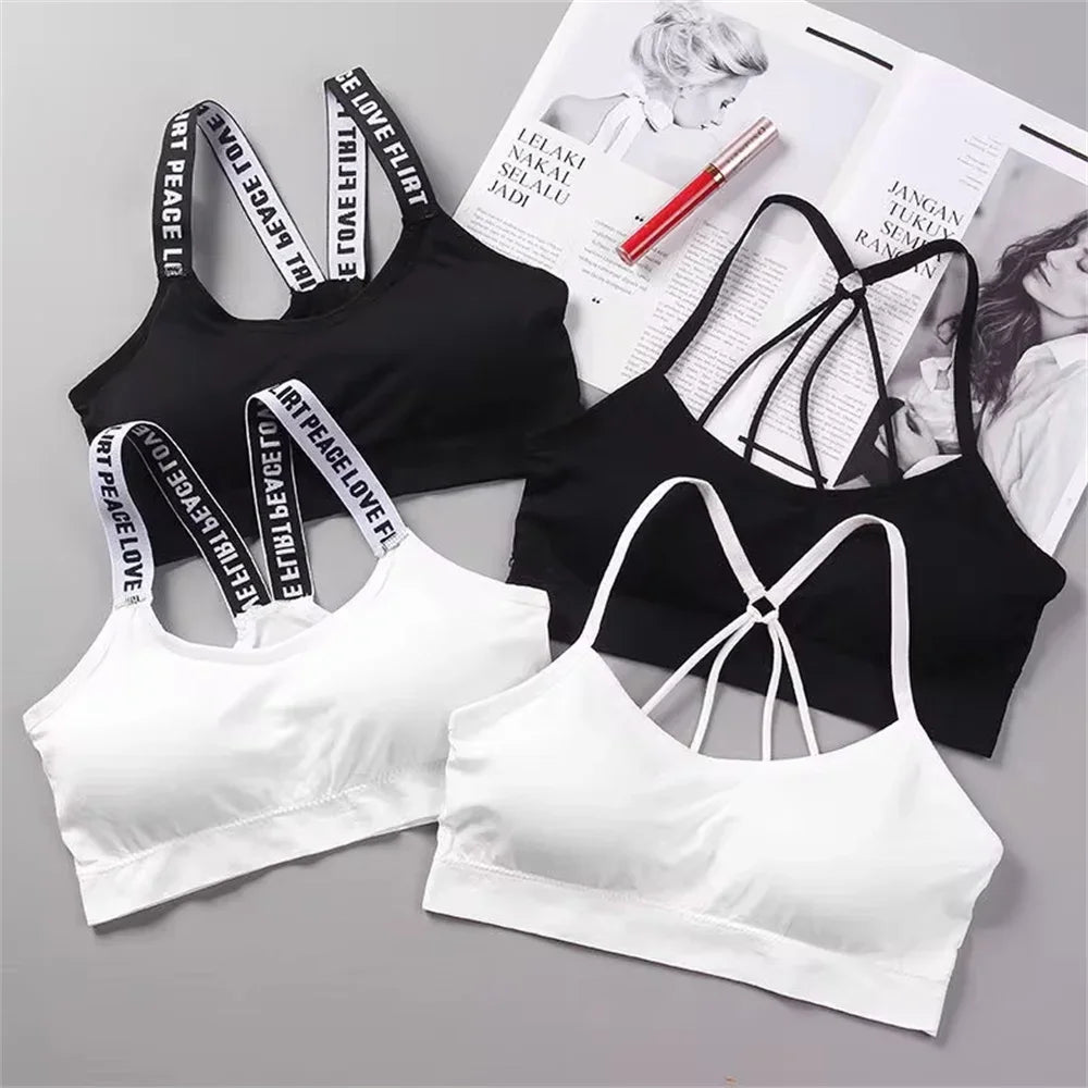 Strappy Bra – Comfort and Style  This bra, with a modern and elegant design, combines comfort and style for your everyday life. Its strappy design, with interlaced straps at the back, provides a unique look.
