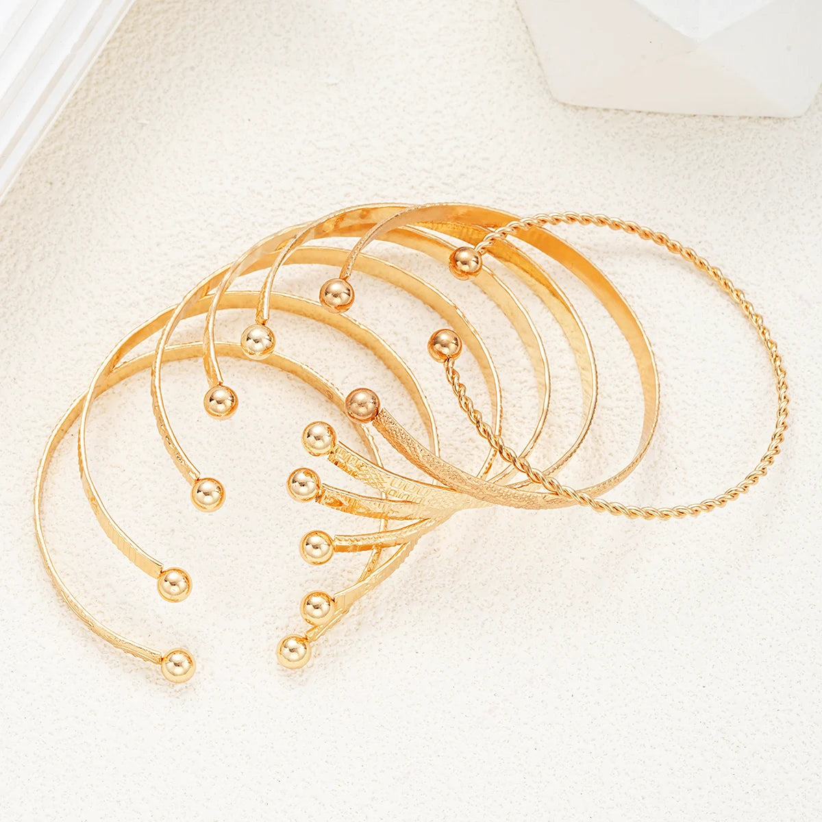 Composed of 7 gold punk bracelets for women, street fashion, gothic heart prints, metal design, open bracelet, fashion jewelry