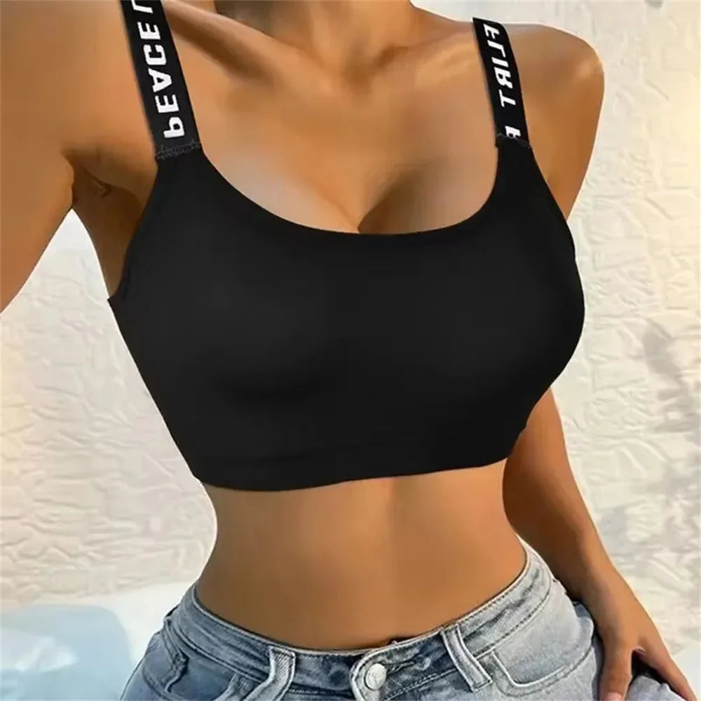 Strappy Bra – Comfort and Style  This bra, with a modern and elegant design, combines comfort and style for your everyday life. Its strappy design, with interlaced straps at the back, provides a unique look.