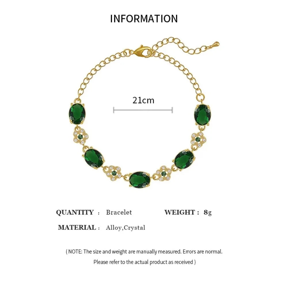 Gold Bracelet with Green Stones Elegant and sophisticated, this gold bracelet is adorned with sparkling green stones that add charm and refinement to your look. A perfect accessory for special occasions or to add a touch of luxury to your everyday look.