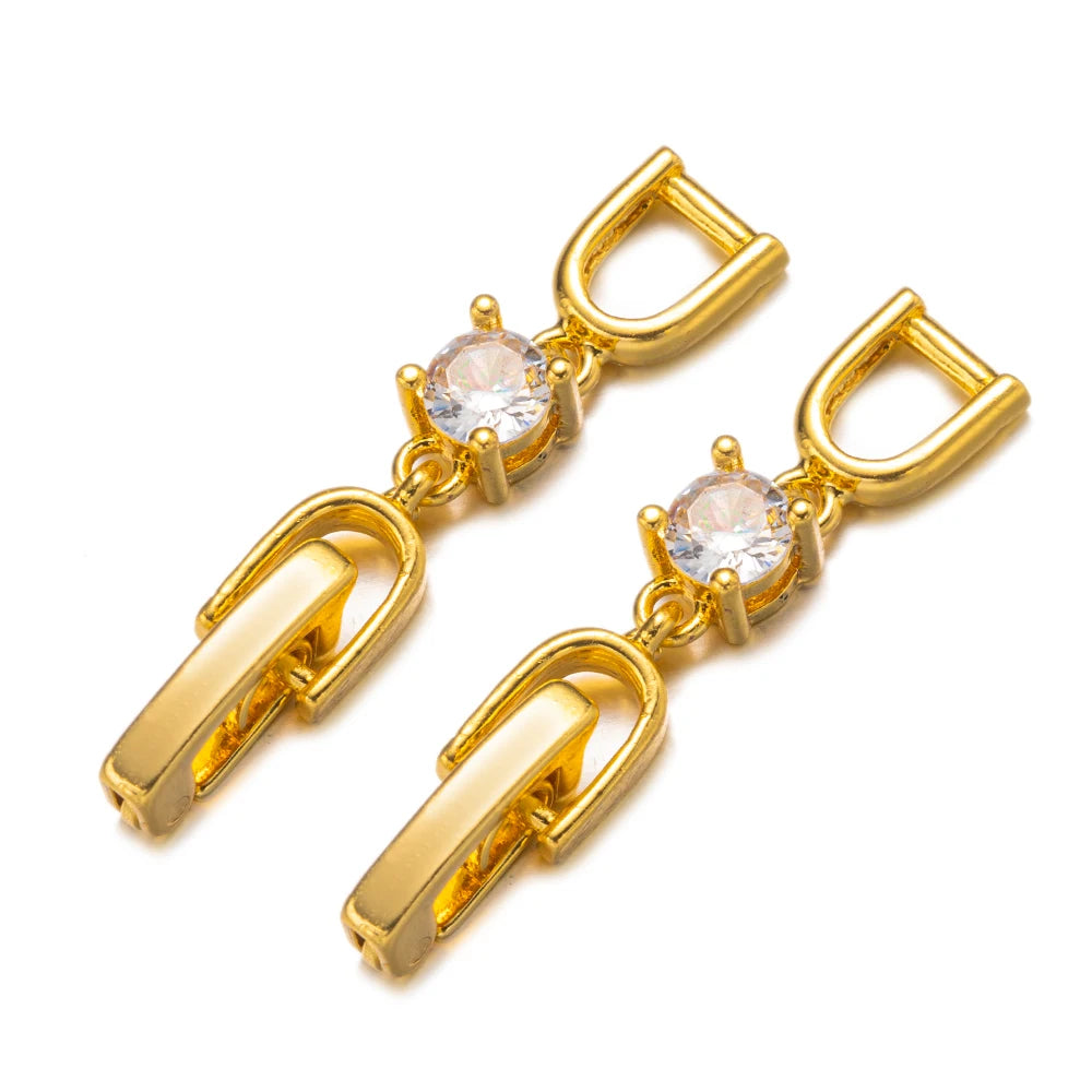 Set of 5 Geometric Clasps With a modern and sophisticated design, these geometric clasps are ideal for complementing elegant and stylish looks.