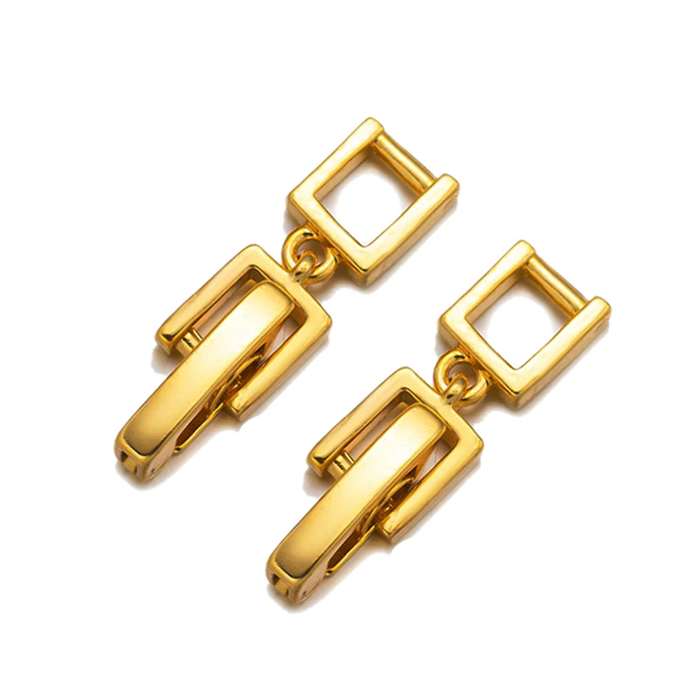 Set of 5 Geometric Clasps With a modern and sophisticated design, these geometric clasps are ideal for complementing elegant and stylish looks.
