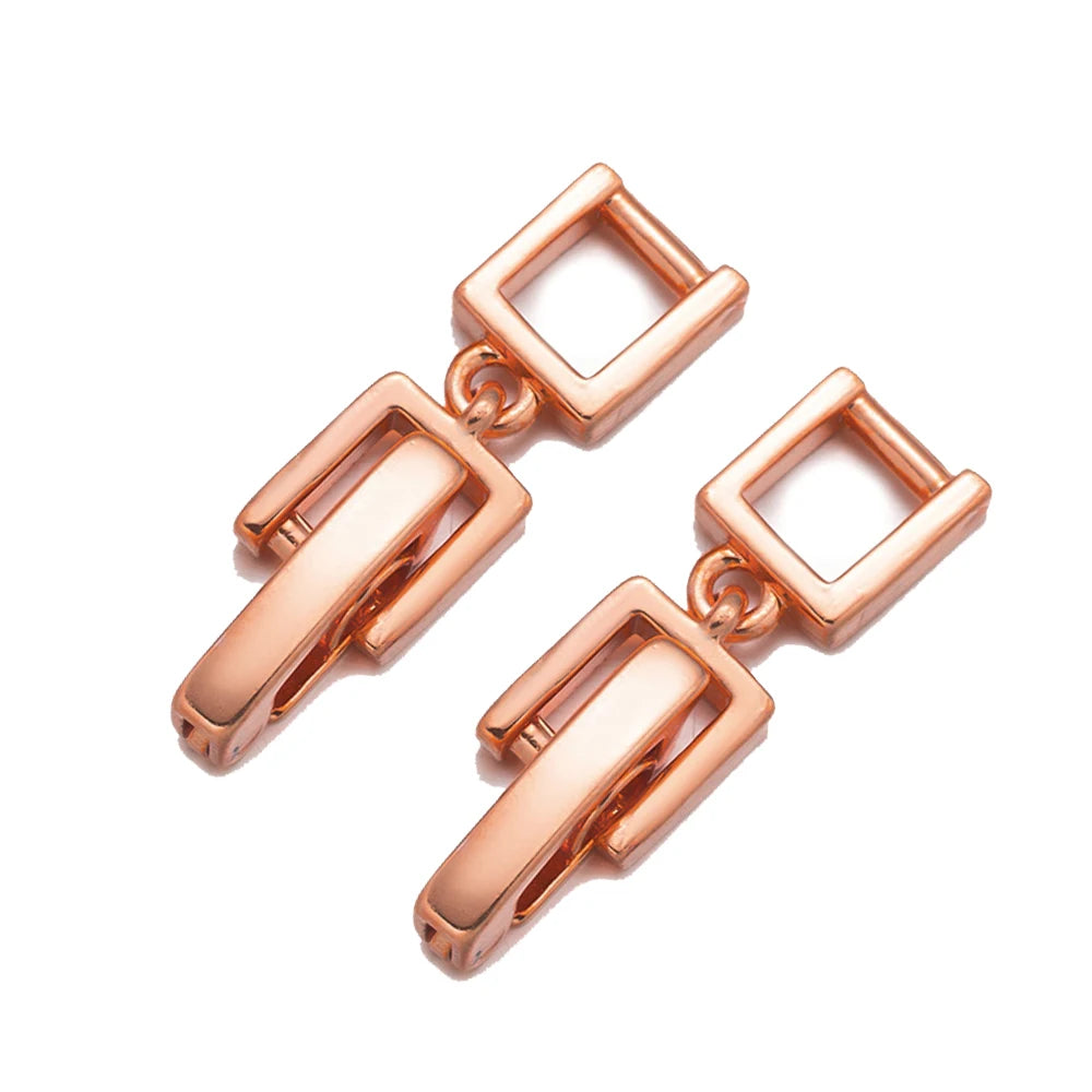 Set of 5 Geometric Clasps With a modern and sophisticated design, these geometric clasps are ideal for complementing elegant and stylish looks.