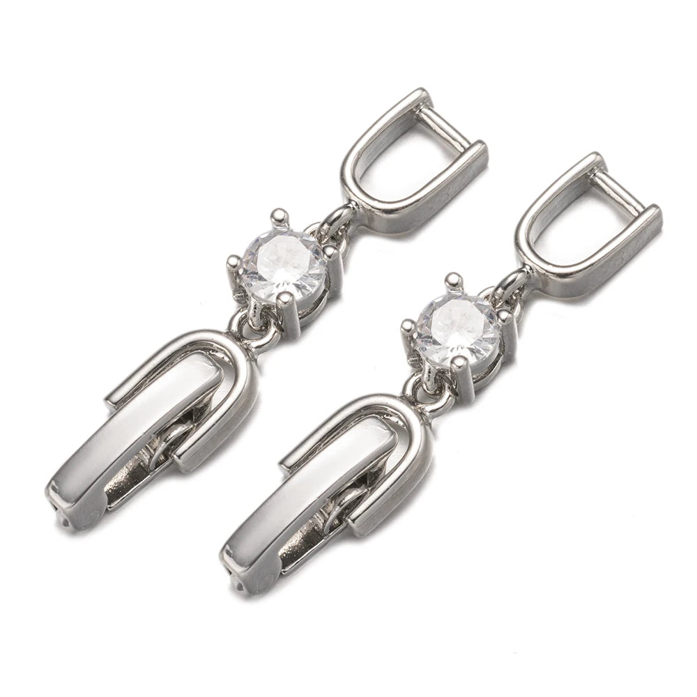 Set of 5 Geometric Clasps With a modern and sophisticated design, these geometric clasps are ideal for complementing elegant and stylish looks.